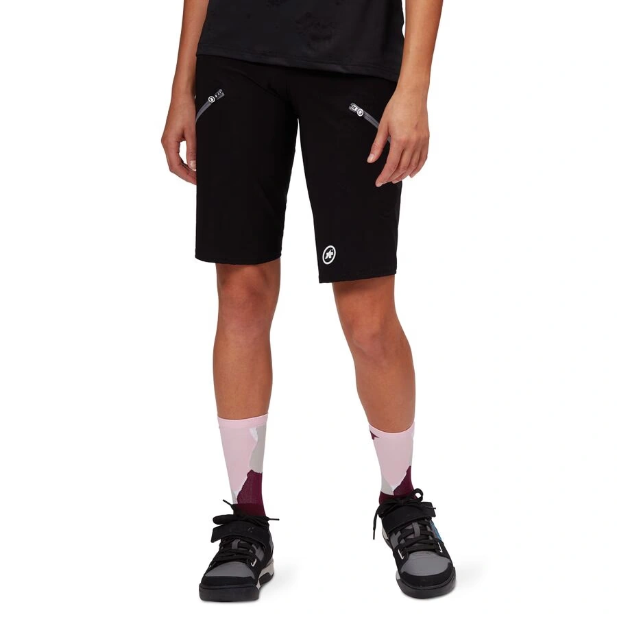 assos trail cargo short - women's