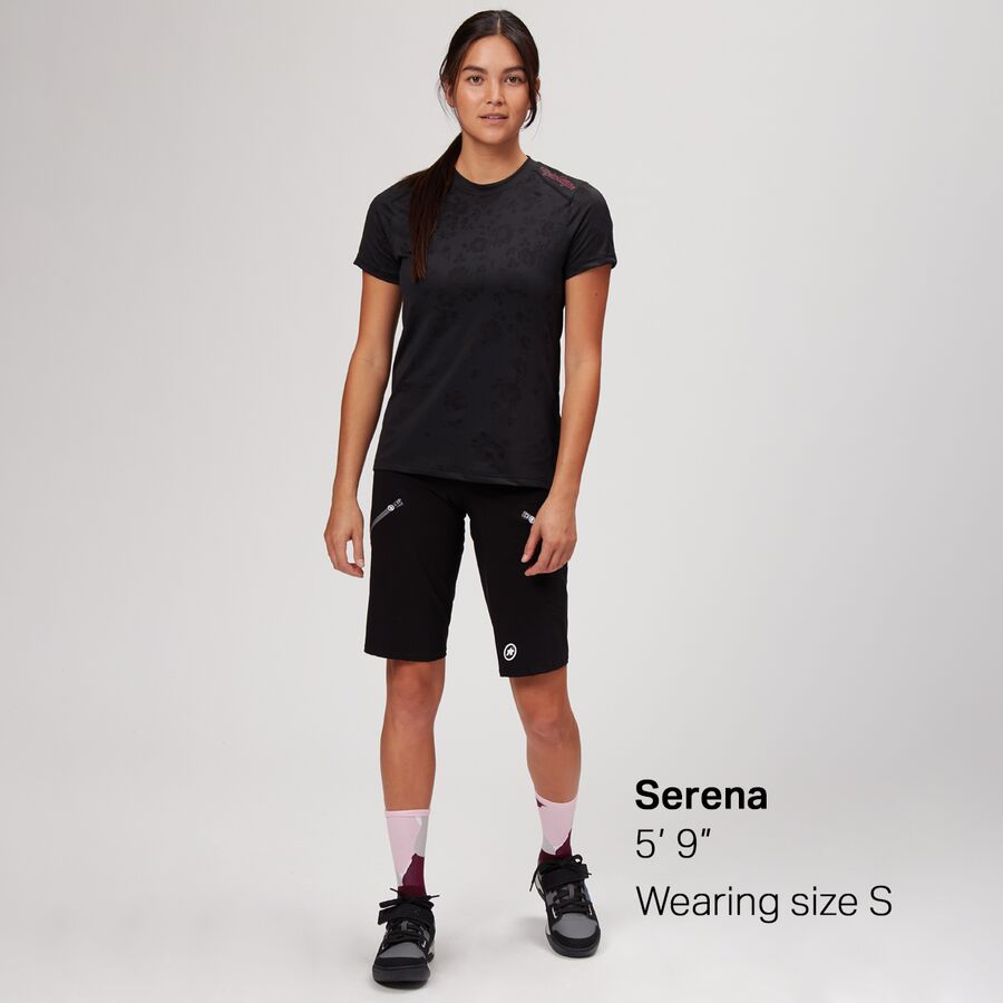 assos trail cargo short - women's 6 assos trail cargo short - women's