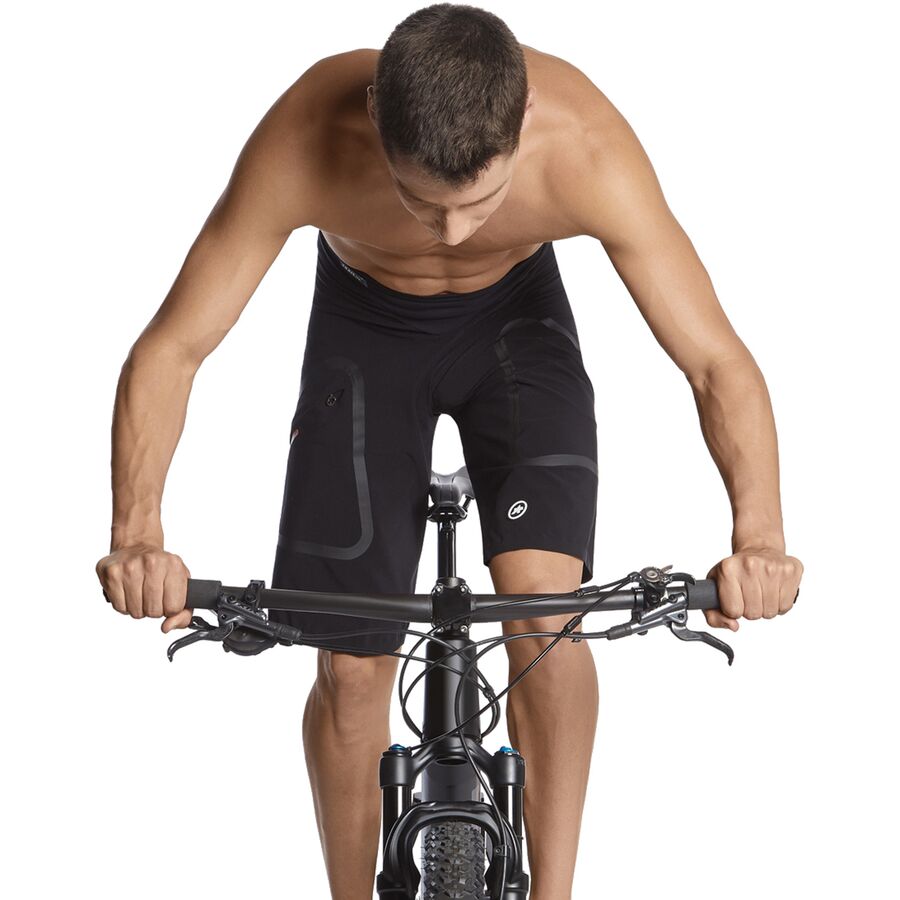 assos trail tactica cargo shorts t3 - men's 5 assos trail tactica cargo shorts t3 - men's