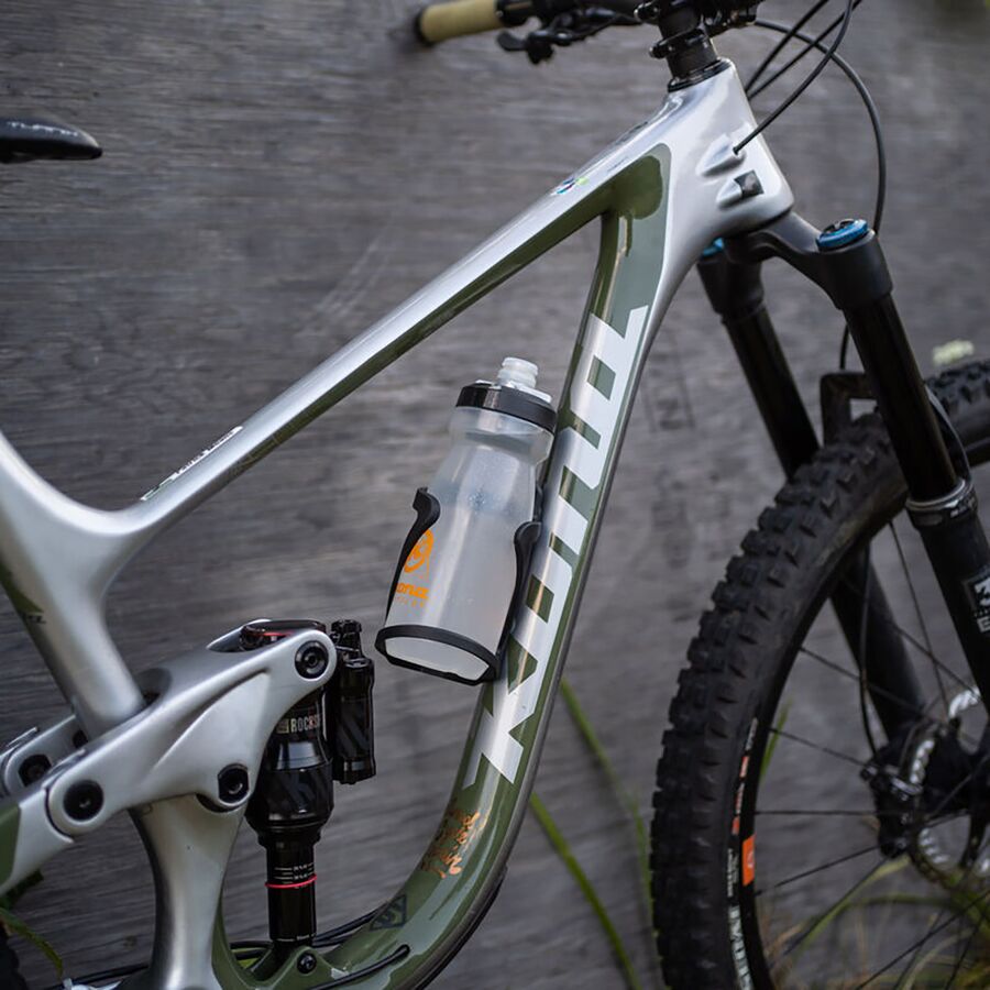 blackburn sidetrack side-entry water bottle cage 3 blackburn sidetrack side-entry water bottle cage